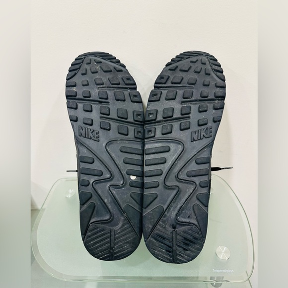 Nike Air Max 1 Essential (931902-991)‎ Sneakers Men Size 15 Black / Gold - Picture 9 of 10